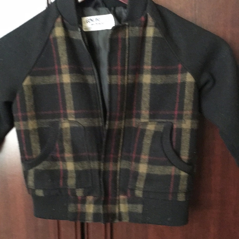 Oshkosh boy’s jacket side 3T